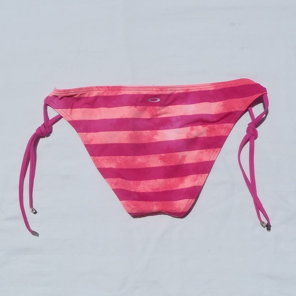 Oakley Bikini Bottoms - Size XS - NWT - Picture 4 of 7